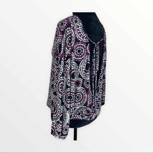 Rampage Multicolored Open Back Long Sleeve Women’s Top Size S - Picture 3 of 11